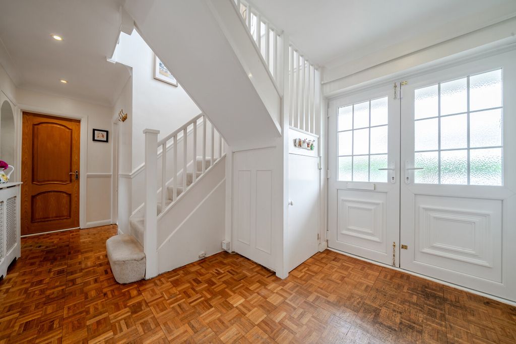 Property photo 3 of 23 1468944-13-6A1989...