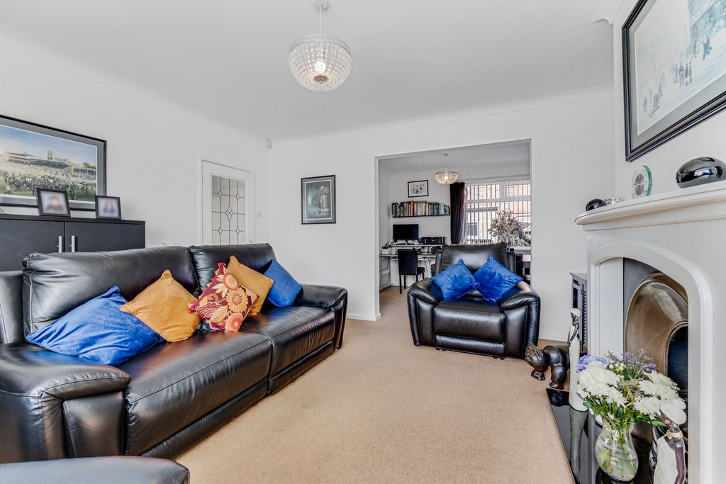 Property photo 3 of 17
