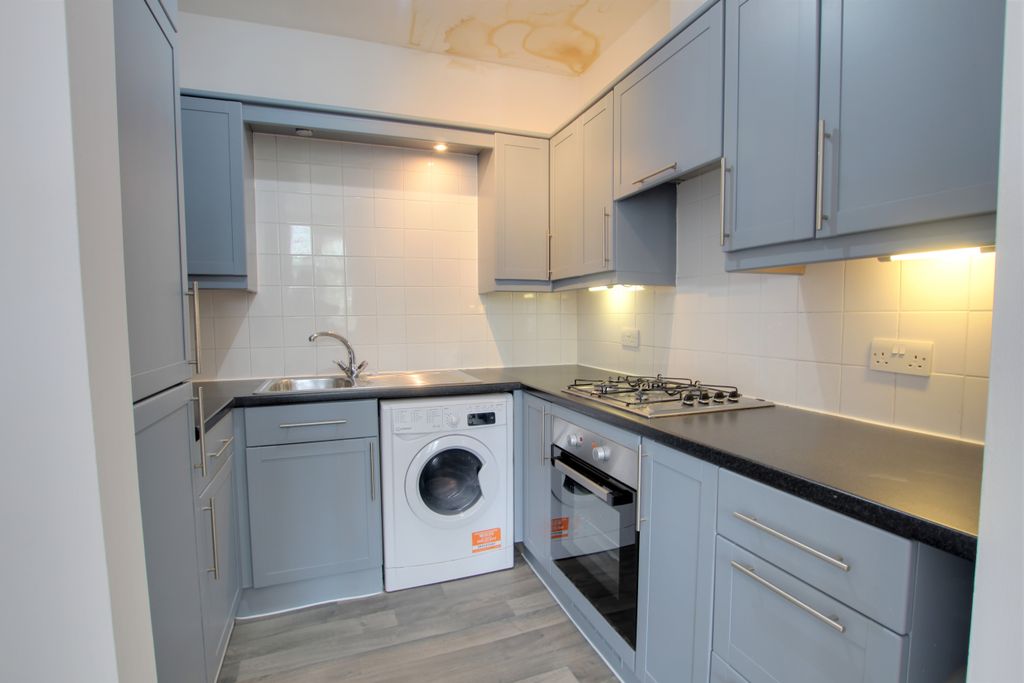 Property photo 3 of 11 2 Kitchen.Jpg