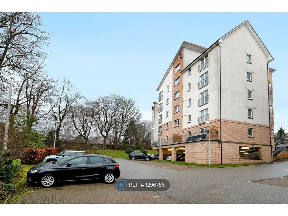 Property photo 1 of 17 Outside