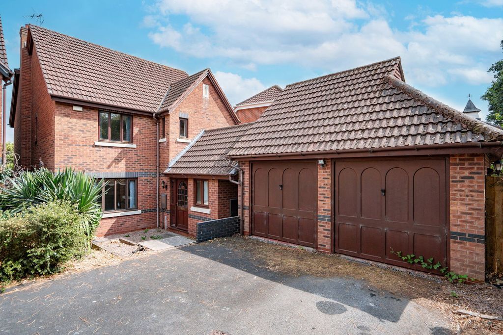 Property photo 1 of 19