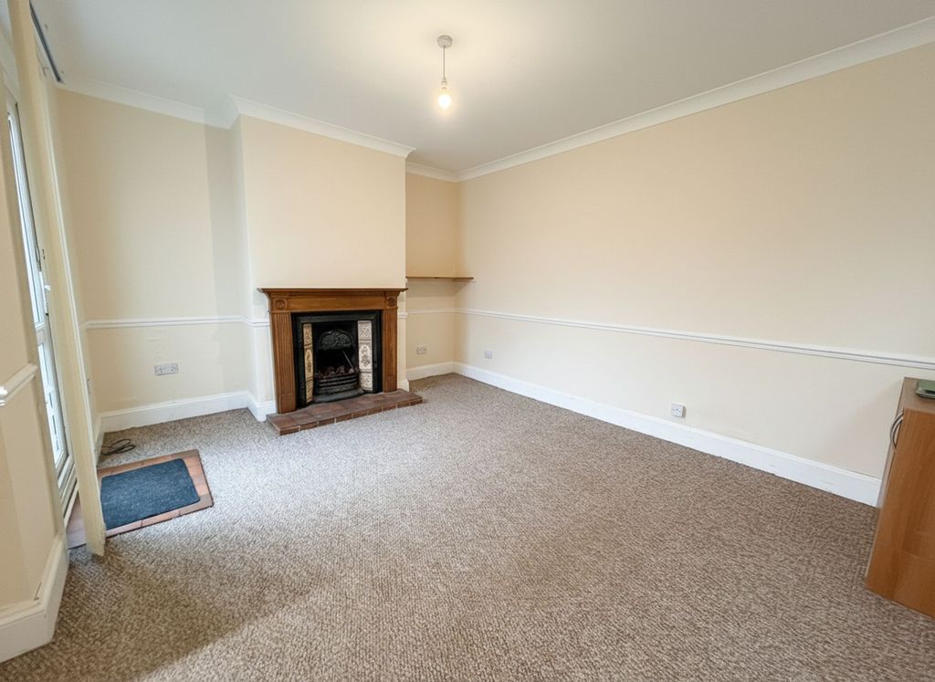 Property photo 2 of 5 Living Room