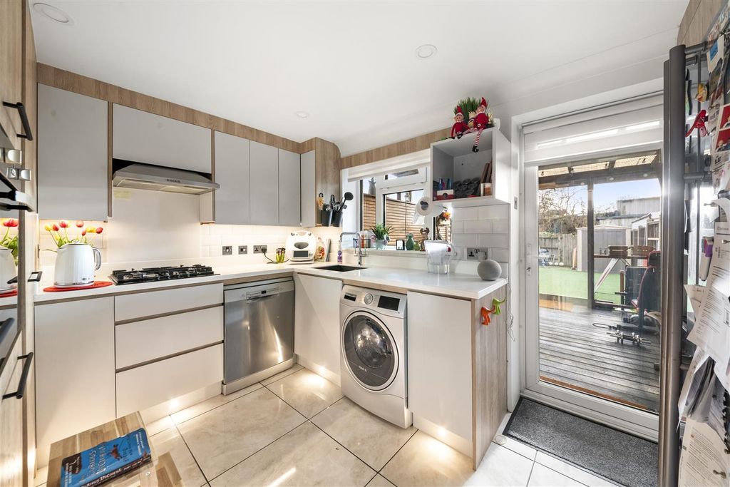 Property photo 3 of 20 2