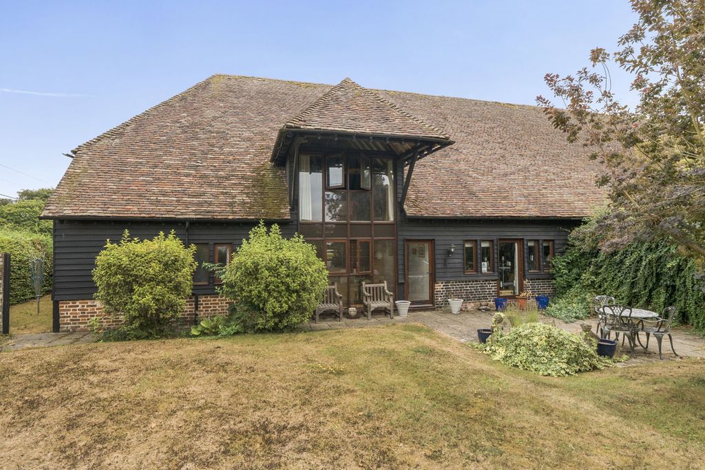 Property photo 2 of 31