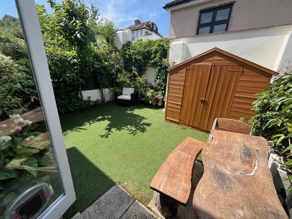 Property photo 2 of 22
