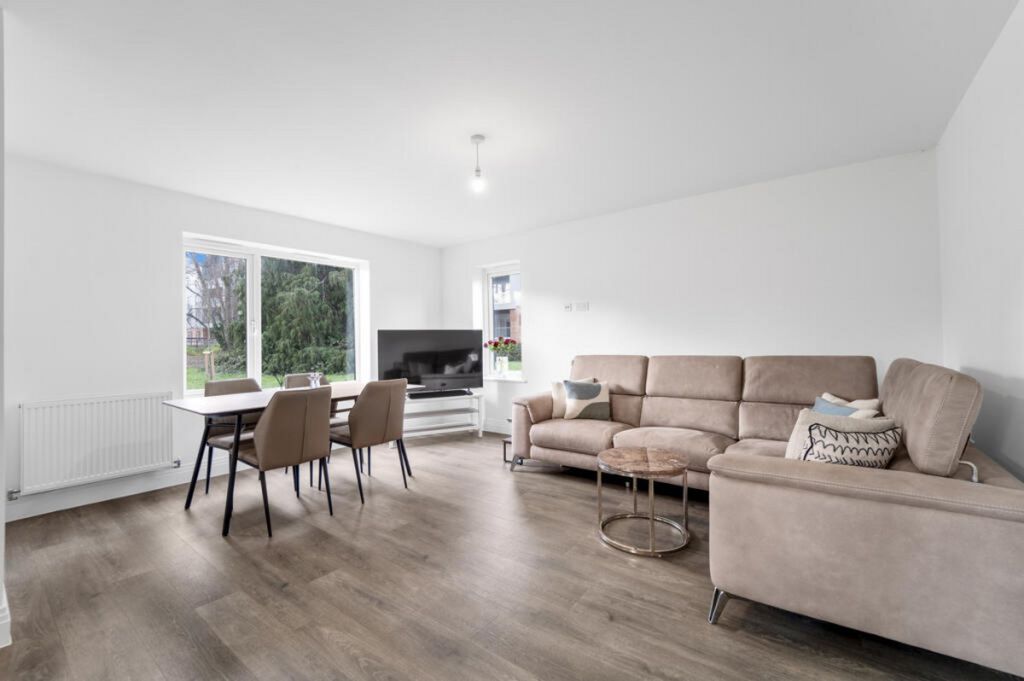 Property photo 3 of 21