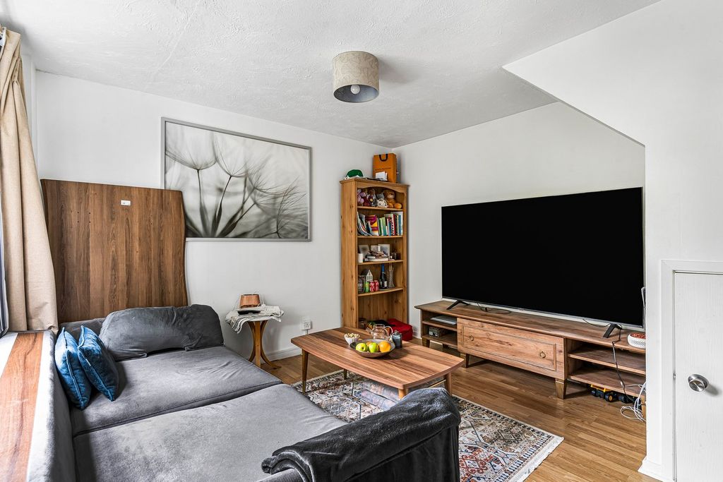 Property photo 2 of 9