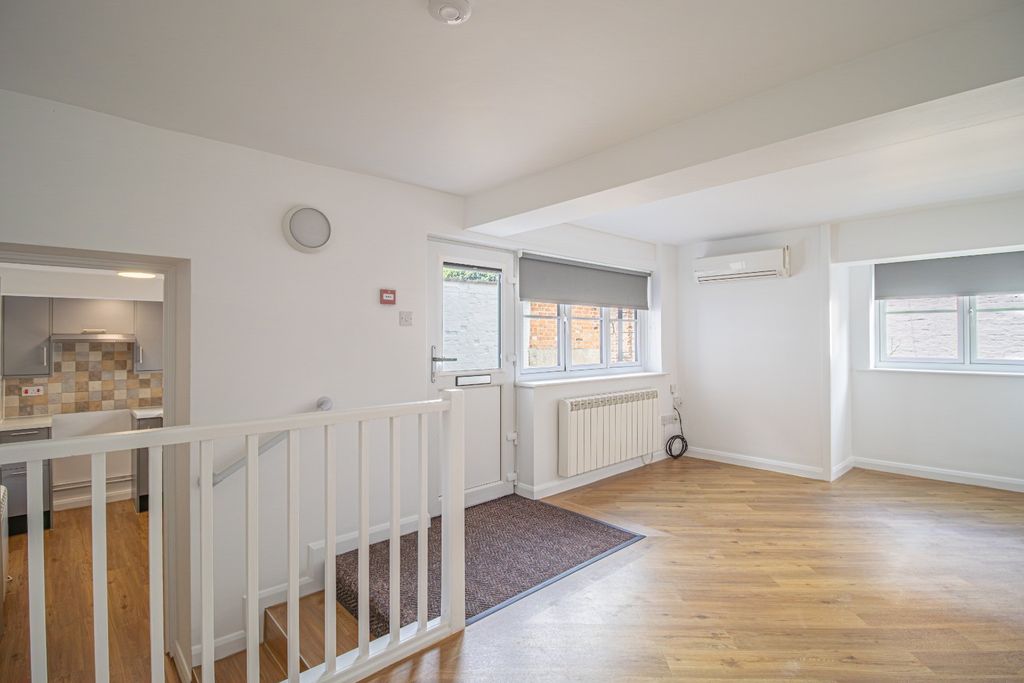 Property photo 3 of 8 5374913