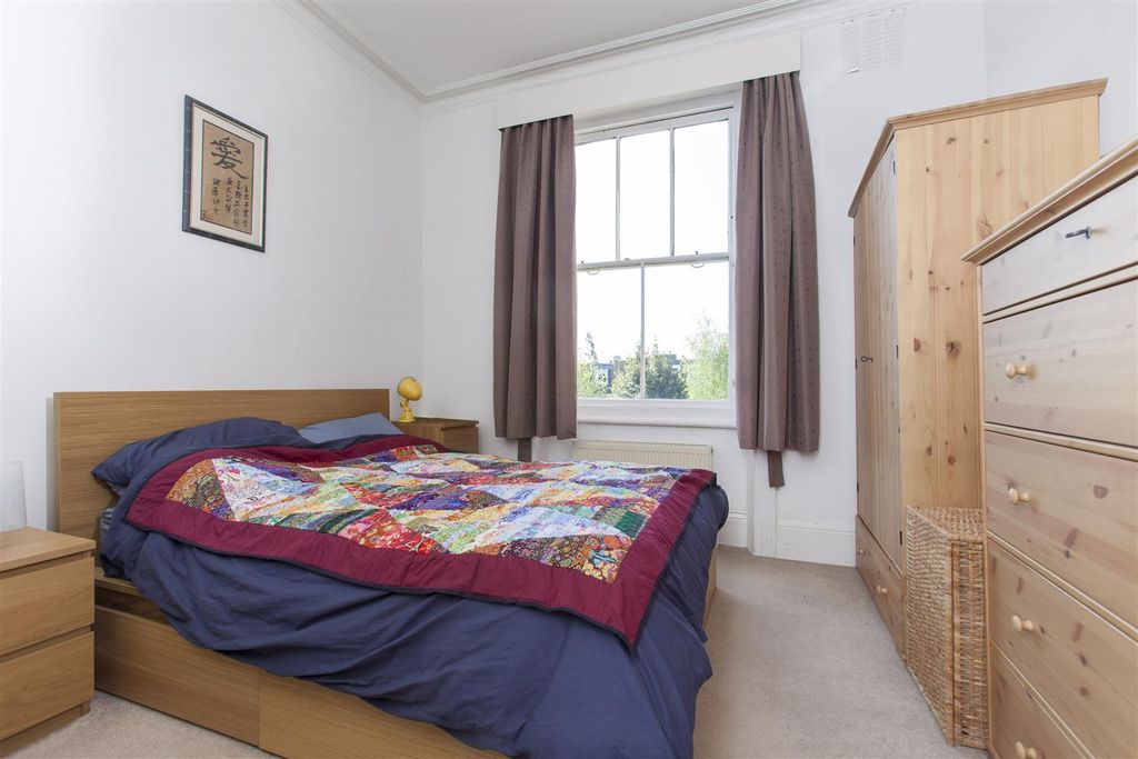 Property photo 3 of 7 Greencroft Gardens 99 F4 New Hi Bedroom.Jpg