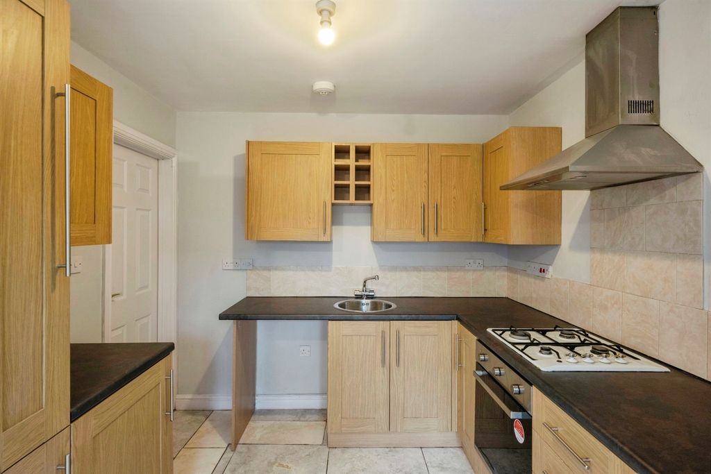 Property photo 2 of 13