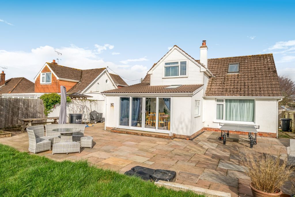 Property photo 1 of 26 1416659-25-699F039212Dbe