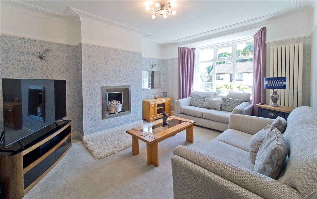 Property photo 2 of 23 Sitting Room