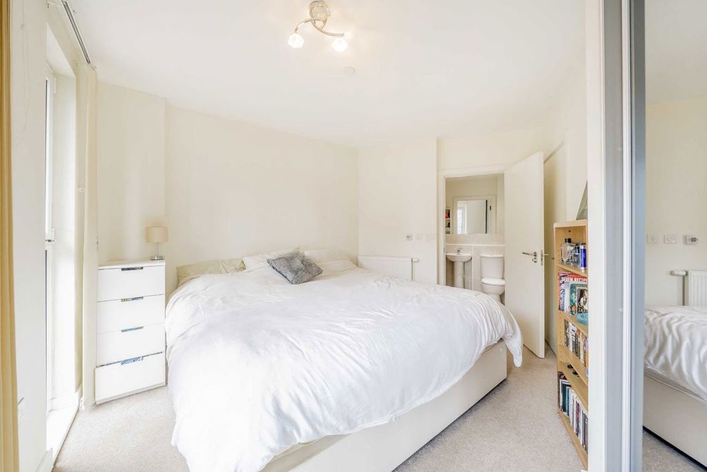 Property photo 3 of 5