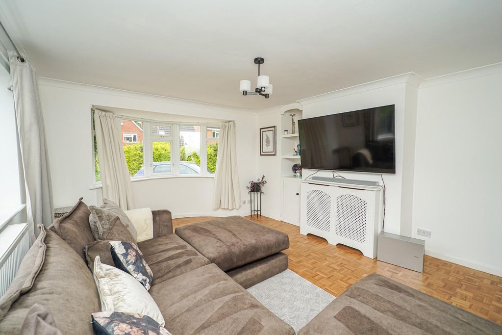 Property photo 2 of 28
