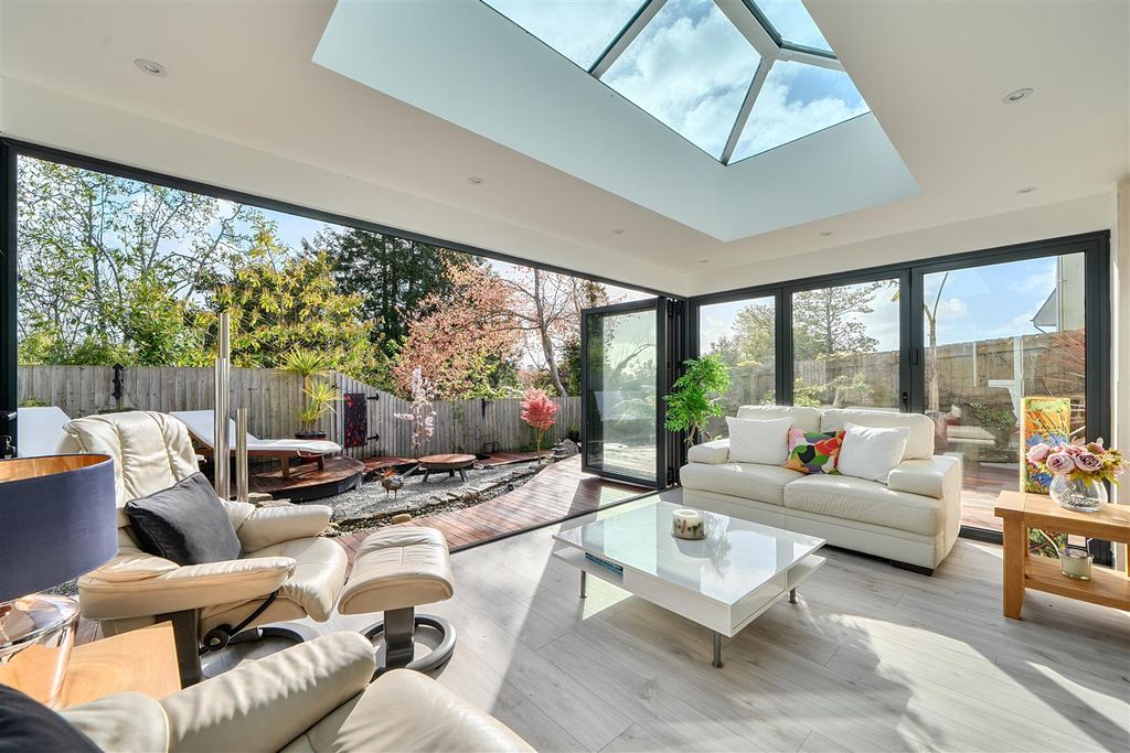 Property photo 3 of 24