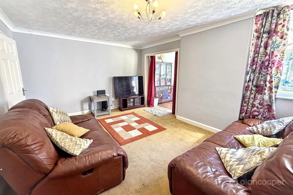 Property photo 2 of 18 5088653