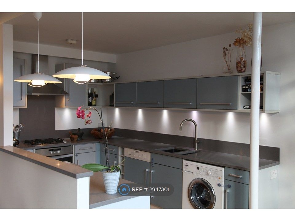 Property photo 3 of 35 Luxurious Kitchen Miele Washing Machine