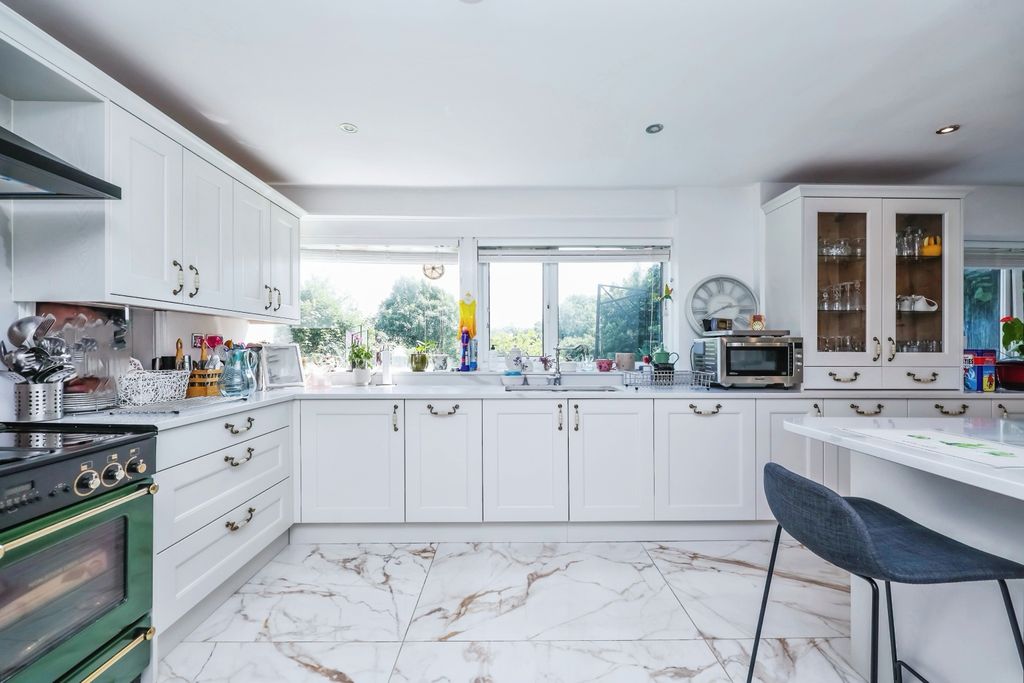 Property photo 3 of 20 67E0315A-A8A4-4B96-A622-Fd51345A9C36