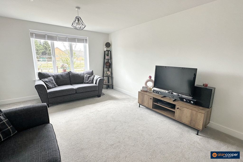 Property photo 2 of 18 4442664