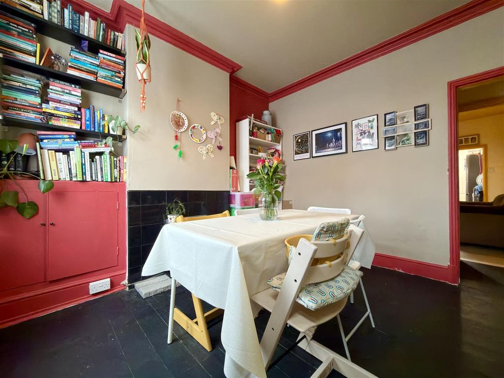 Property photo 2 of 10 Lounge