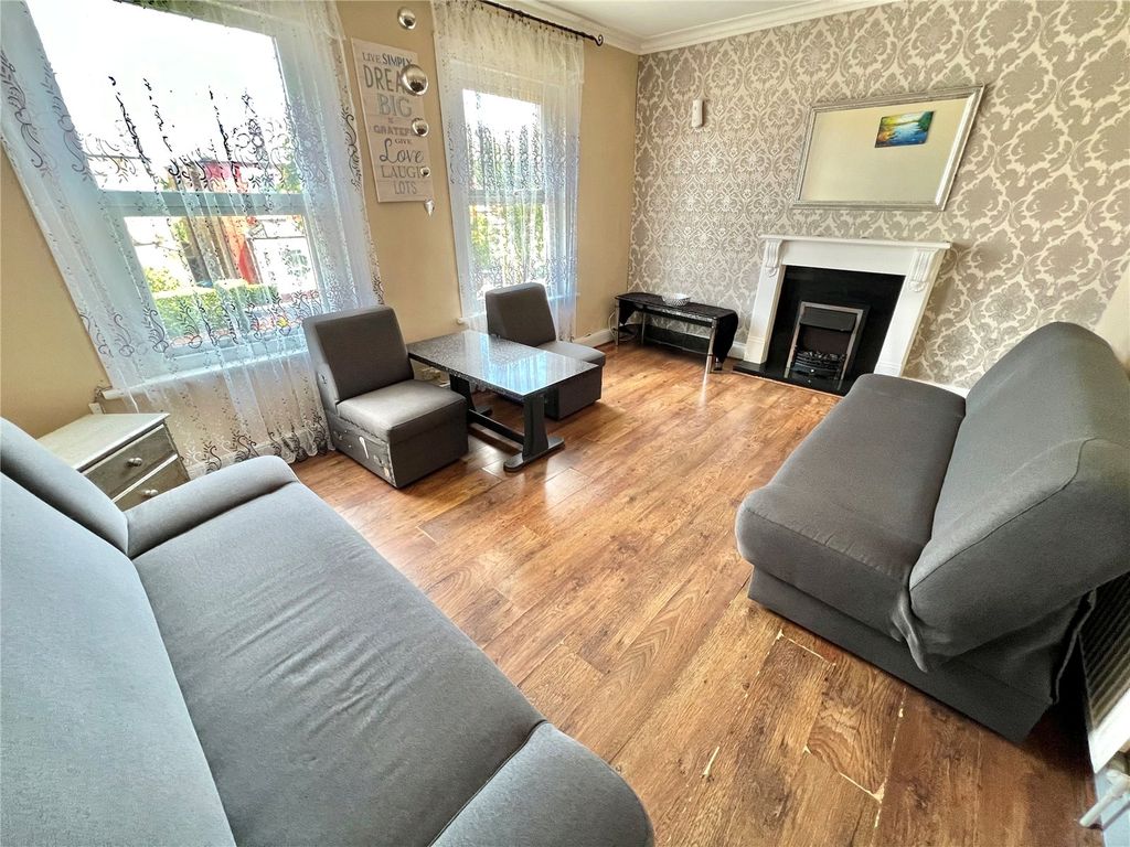 Property photo 3 of 8 Picture No. 15