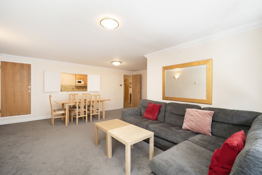 Property photo 3 of 12 Greycoat House