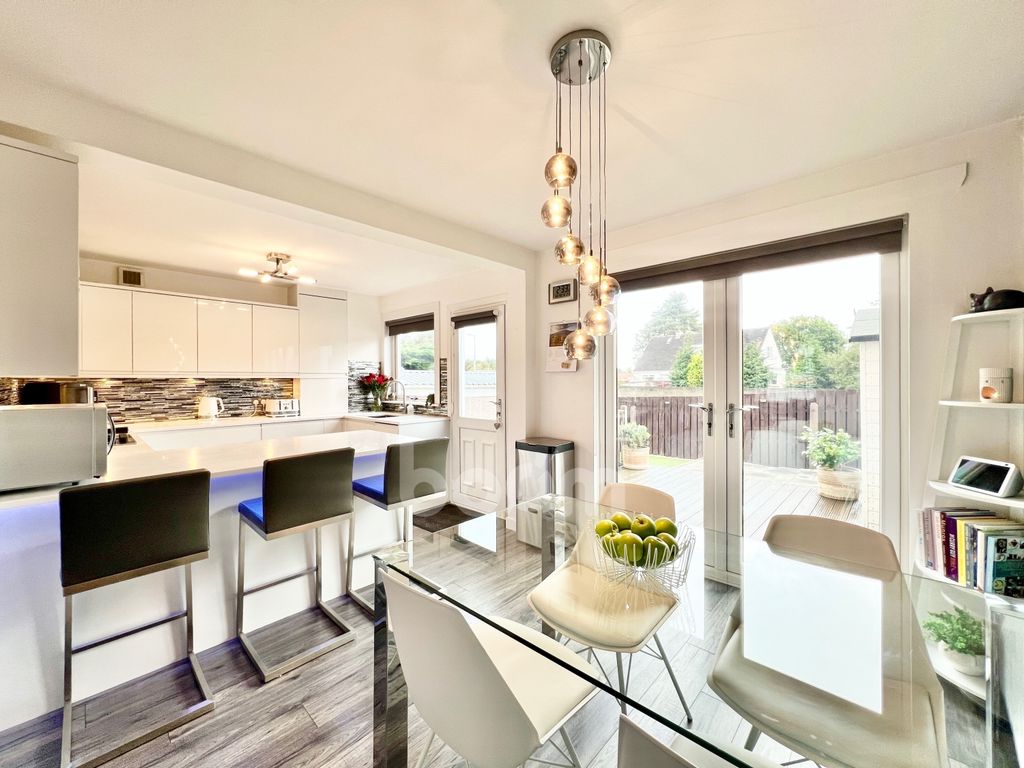 Property photo 3 of 28 Gladstone Avenue, Johnstone Dining Kitchen