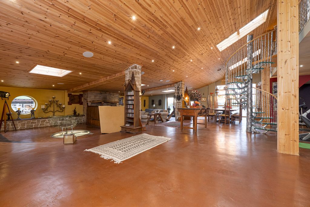 Additional image 19 of 6 bed property for saleAbnalls Farm, Cross In Hand Lane, Lichfield WS13