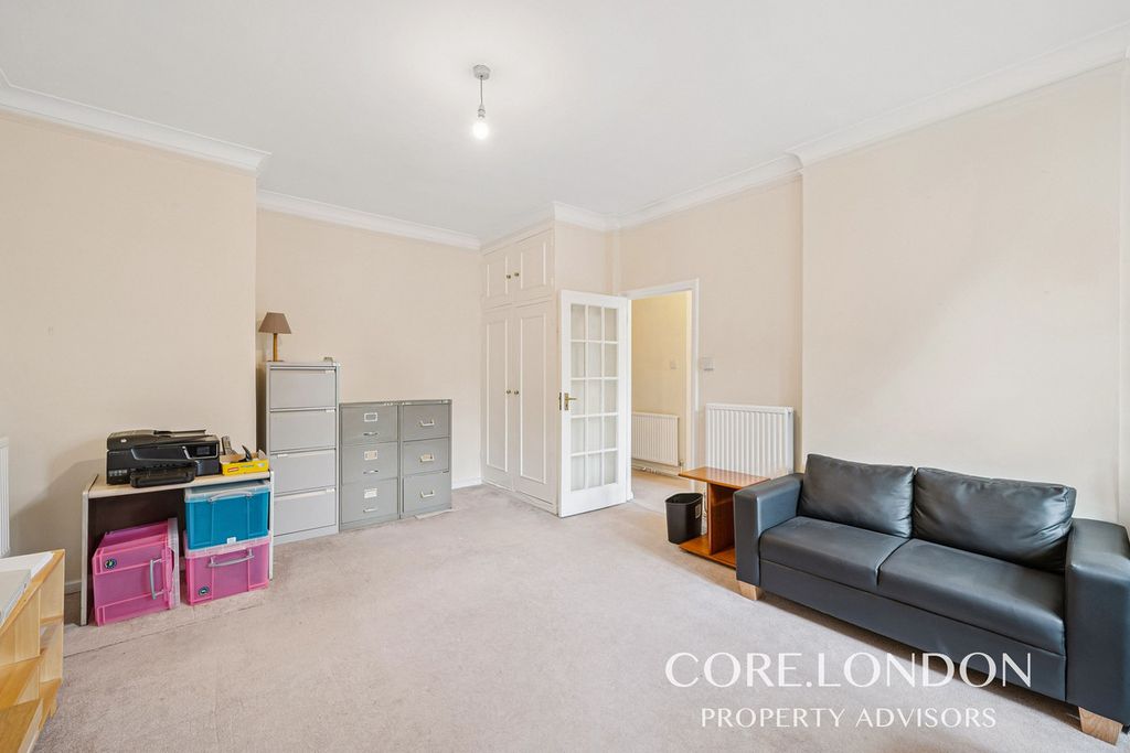 Property photo 3 of 8