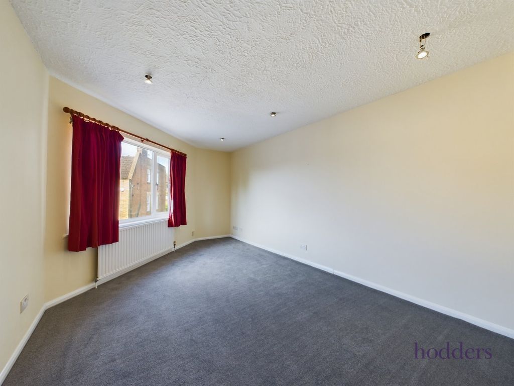 Property photo 2 of 7 Picture No. 01