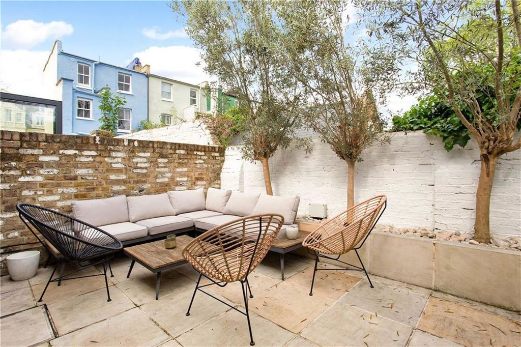 Property photo 3 of 8