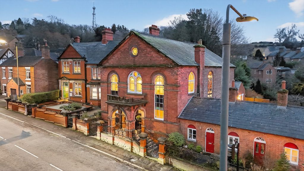 Property photo 1 of 40