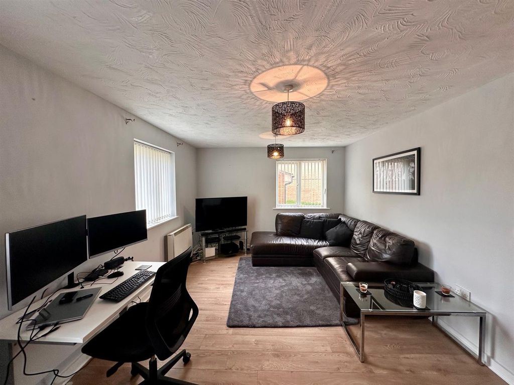 Property photo 3 of 14 Lounge/Dining Room