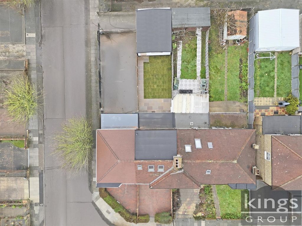 Property photo 3 of 34