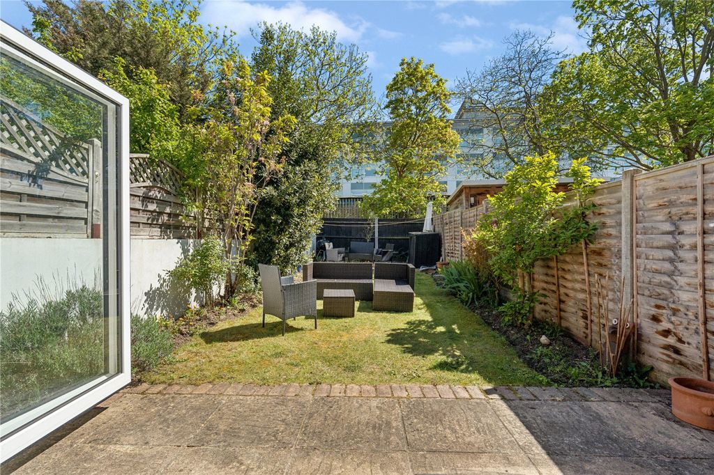 Property photo 2 of 12 Picture No. 16