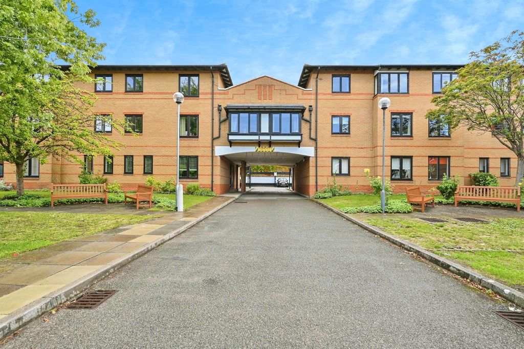 Property photo 3 of 11