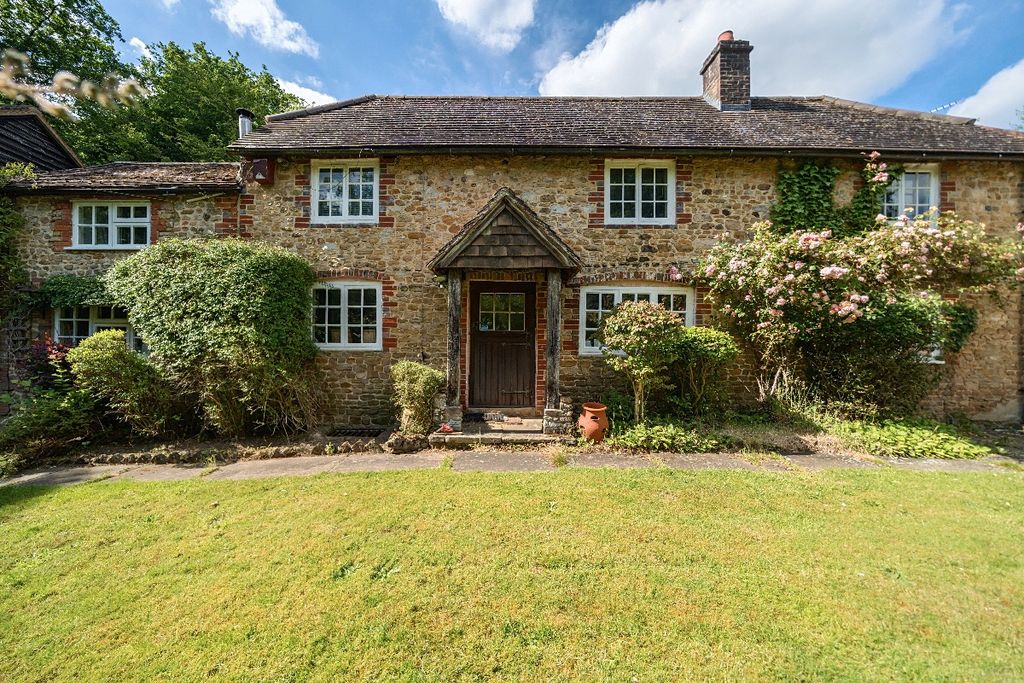 Property photo 1 of 28