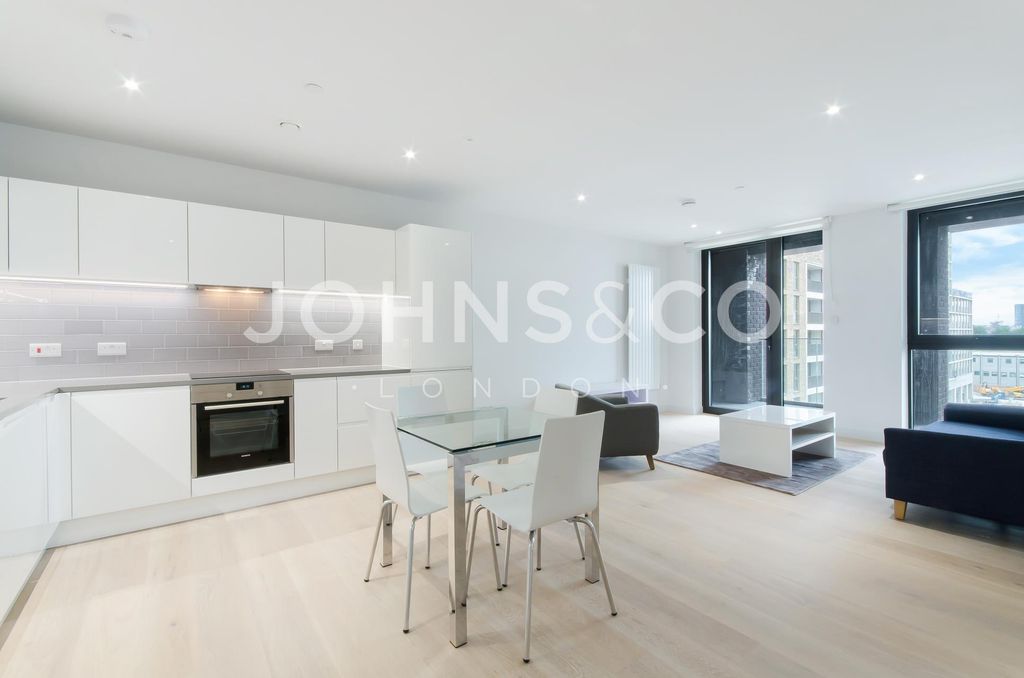 Property photo 3 of 25