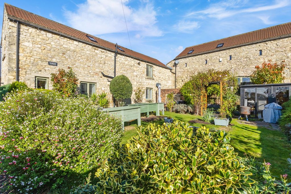 Property photo 3 of 29