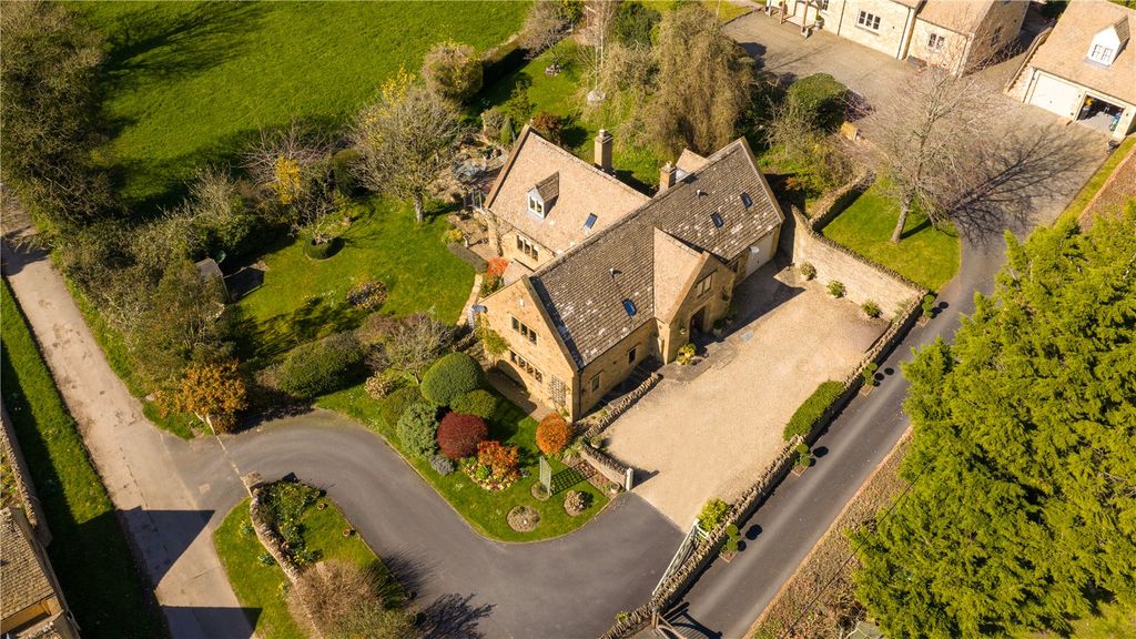 Property photo 1 of 14 Beech Croft