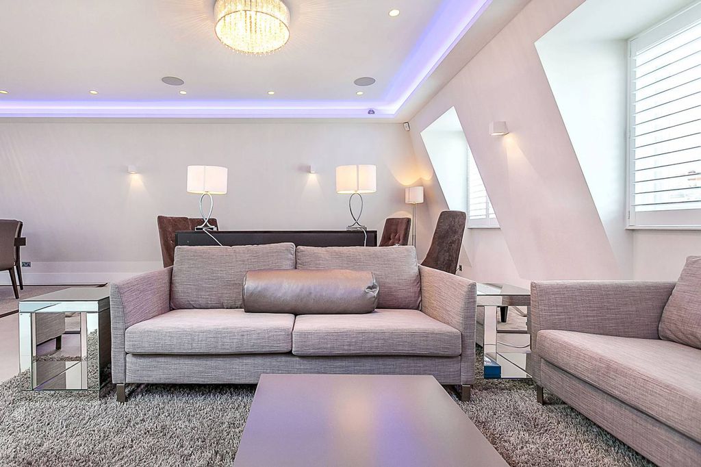 Property photo 1 of 77