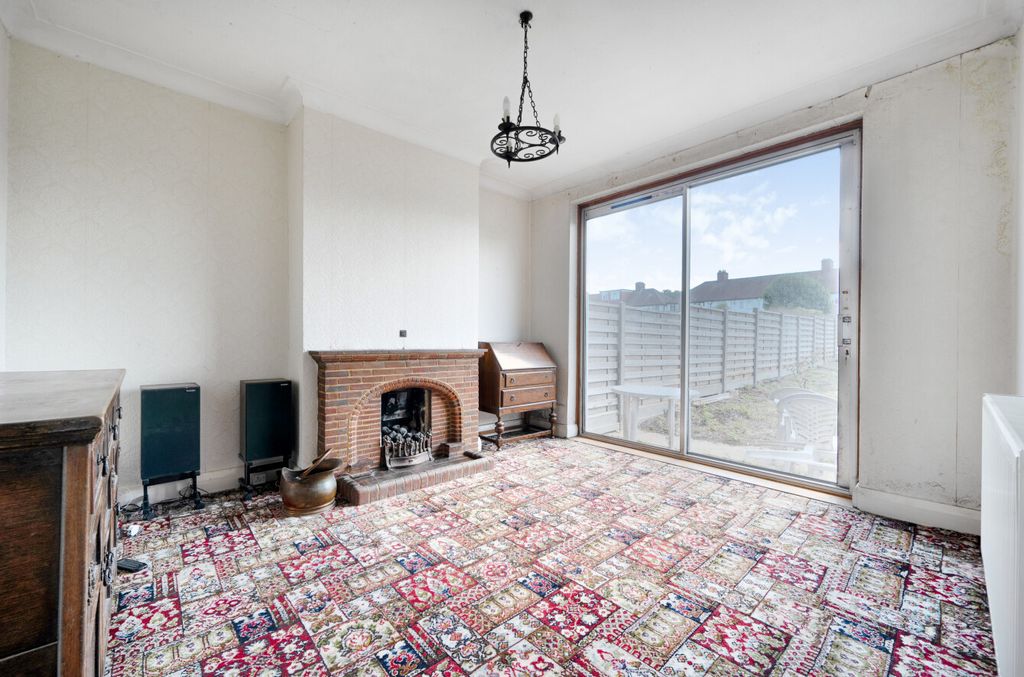 Property photo 2 of 16 1317187-15-6862A9...