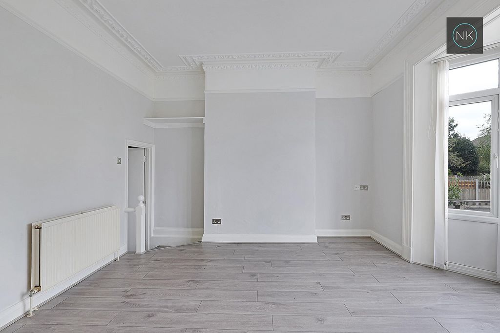 Property photo 3 of 13 4519192