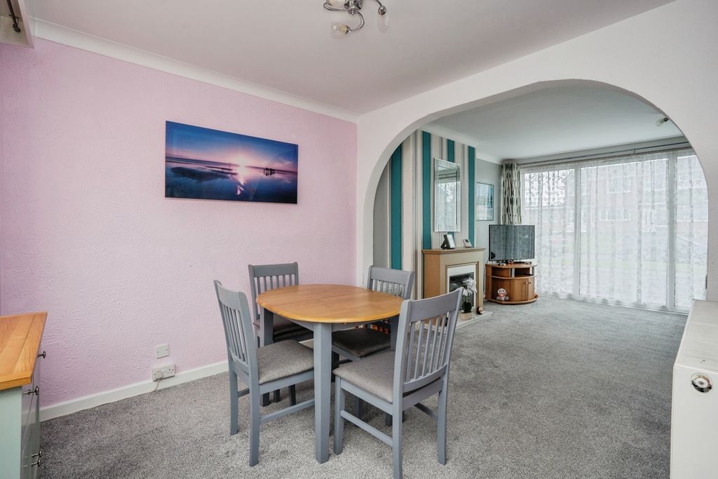 Property photo 3 of 16 Pbox-Img.Jpg