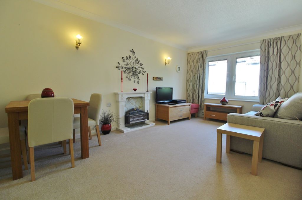 Property photo 3 of 15