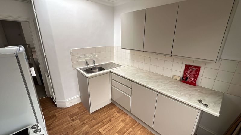 Property photo 3 of 8 Photo 9