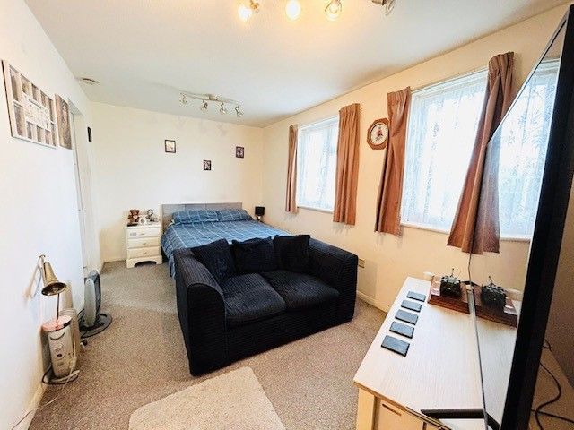 Property photo 3 of 5