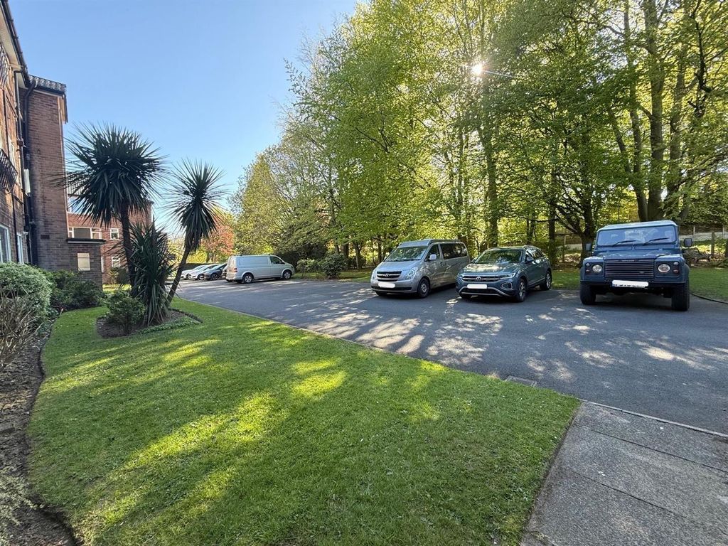 Additional image 8 of 2 bed flat for saleTytherington Court, Macclesfield SK10