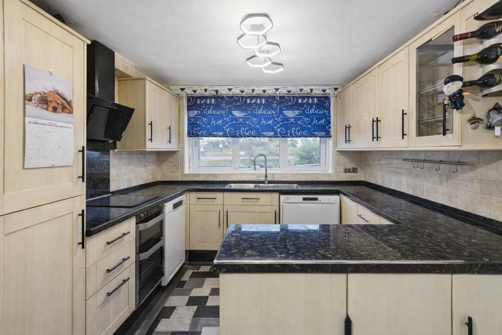 Property photo 3 of 18