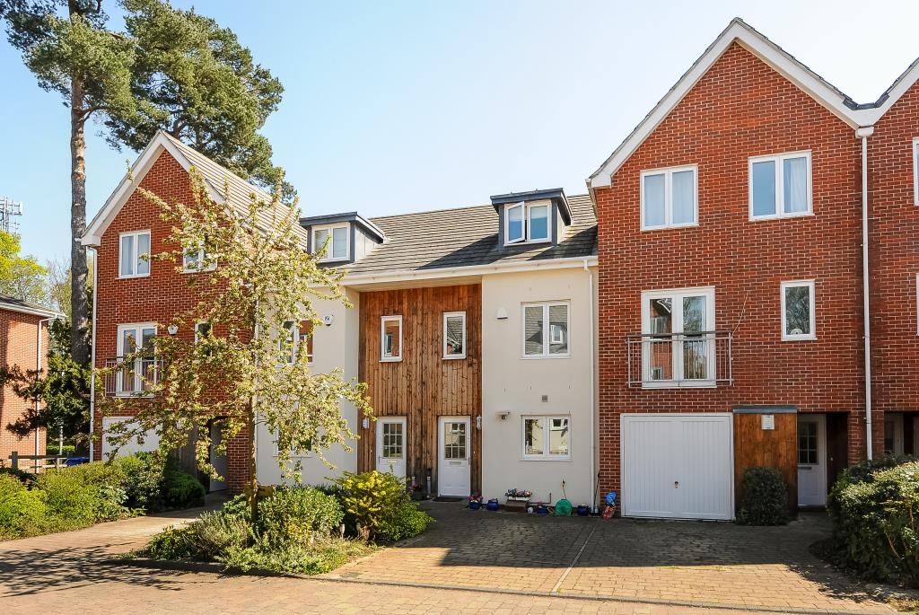 Property photo 1 of 11 External View